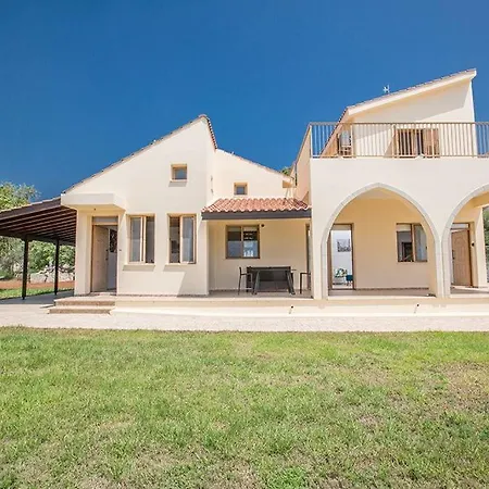 Villa Konnos View, Stunning 6bdr With Private Pool, Close To Konnos Protaras