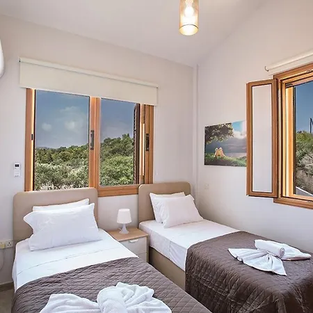 Villa Konnos View, Stunning 6bdr With Private Pool, Close To Konnos *