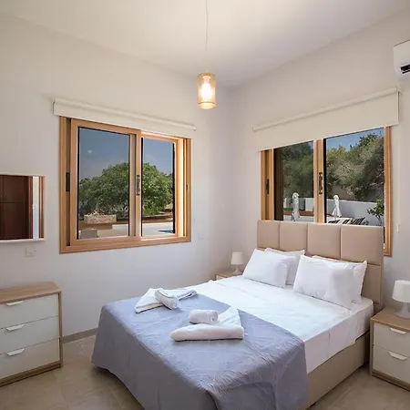 Villa Konnos View, Stunning 6bdr With Private Pool, Close To Konnos Protaras