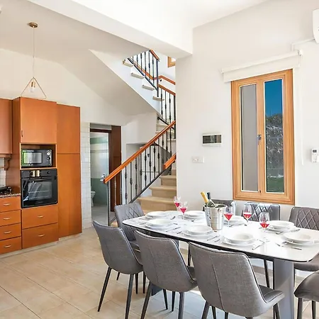Villa Konnos View, Stunning 6bdr With Private Pool, Close To Konnos